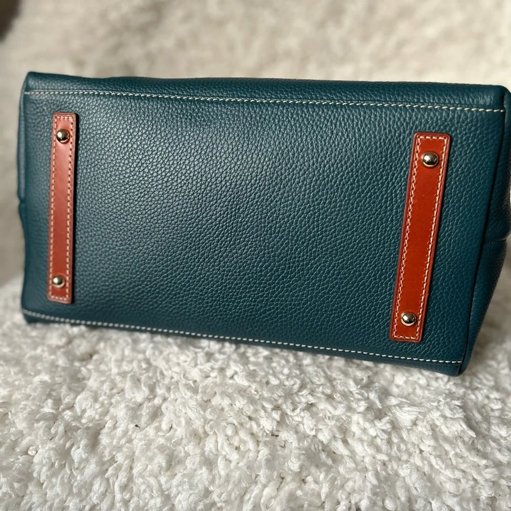 DOONEY & BOURKE Pebble Grain Hobo Sac. - Picture 9 of 11